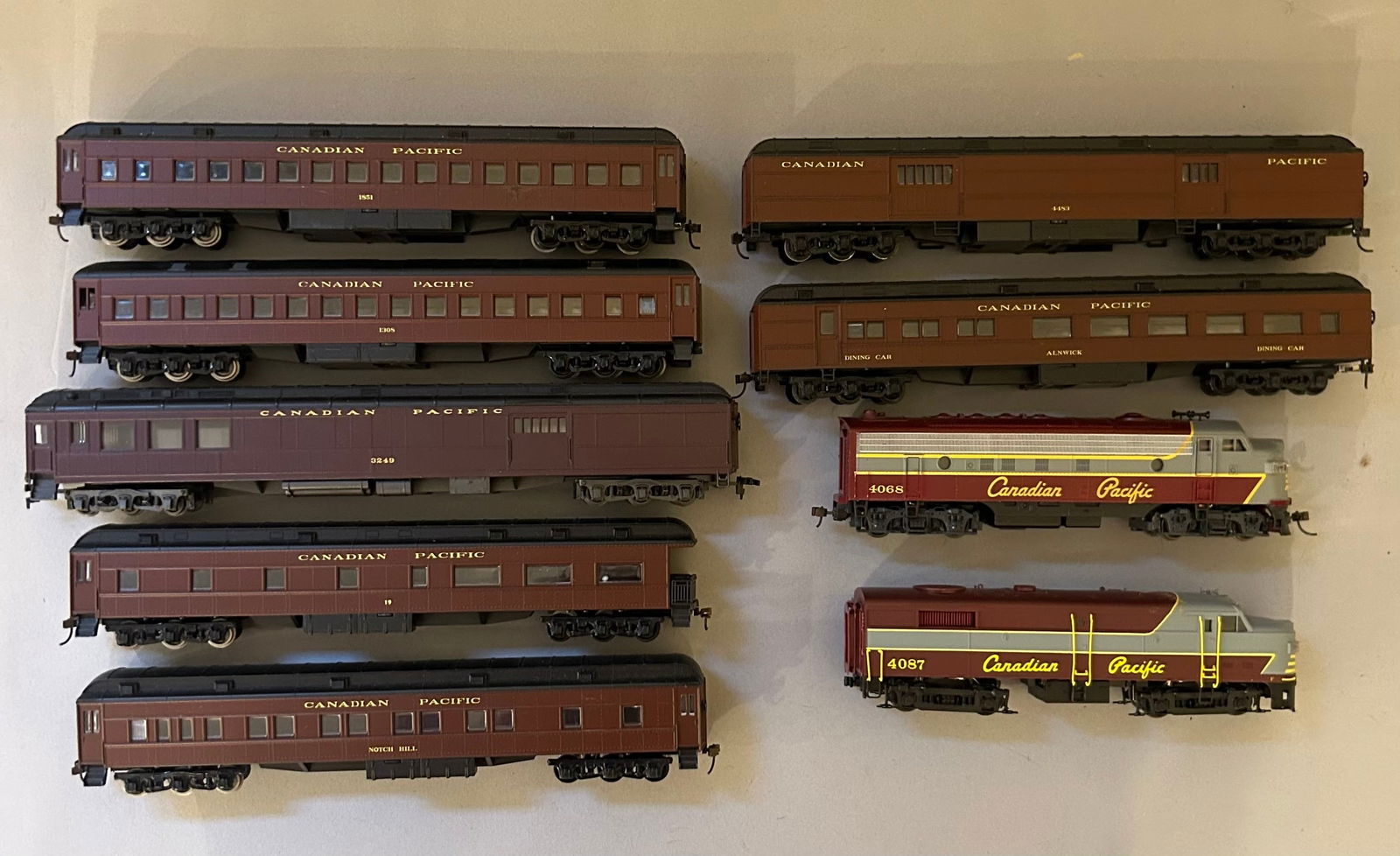 HO scale Canadian pacific two diesel engines (1 of 5)
