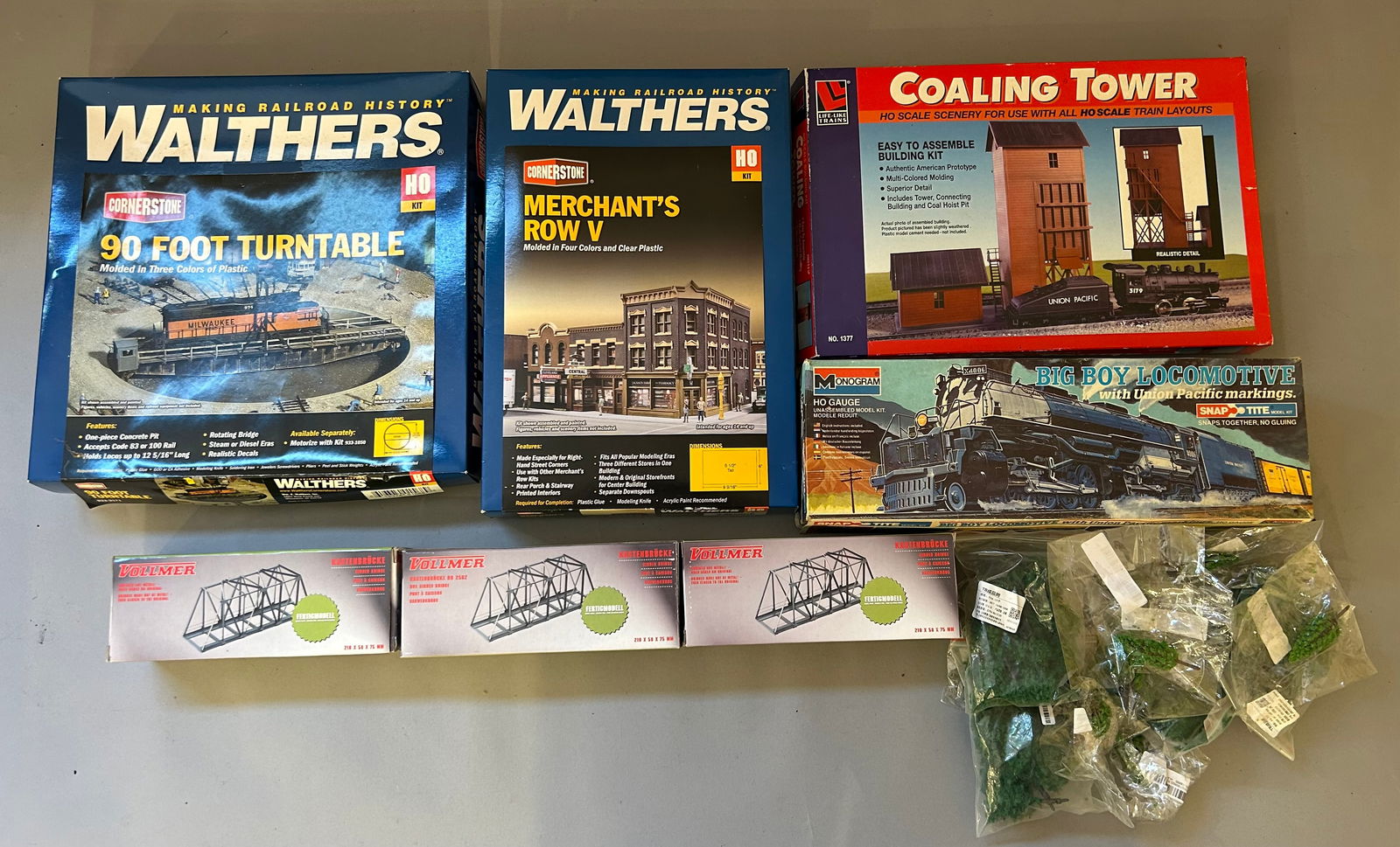 Multiple HO scale kits (1 of 9)