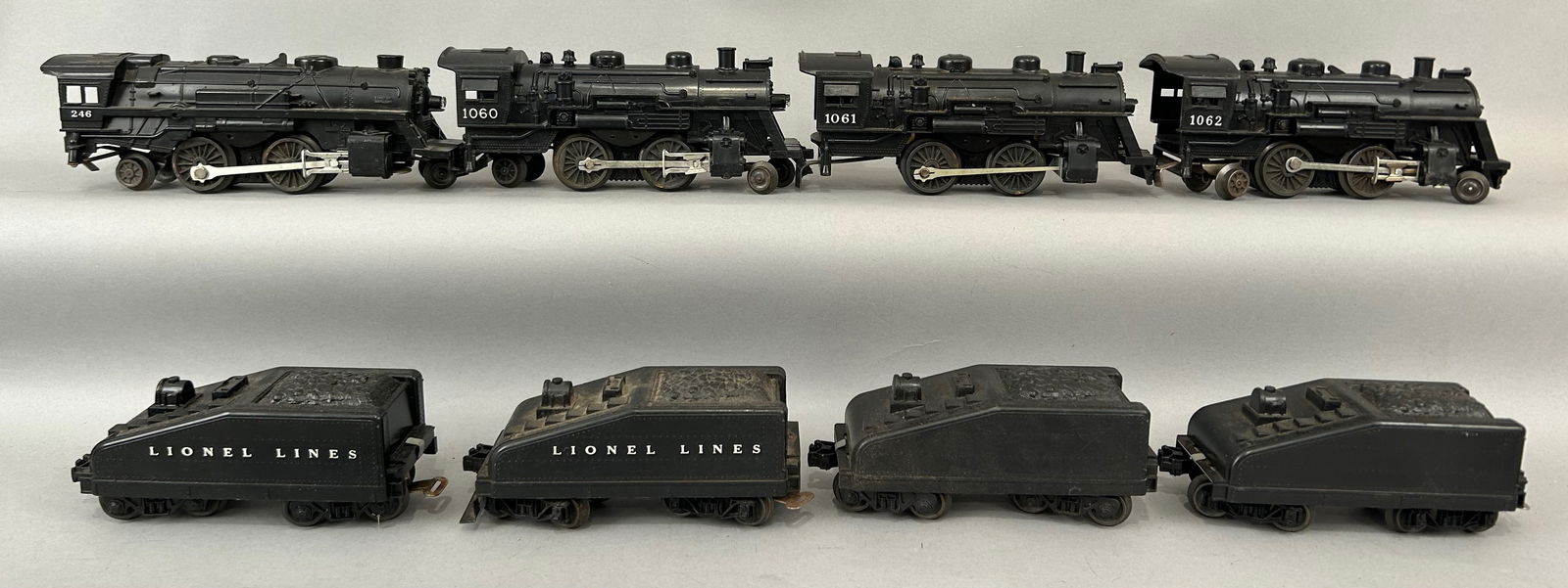 Four Lionel Engines with Tenders O Gauge: Four Lionel Engines with Tenders 1060, 1061, 1062, 246
