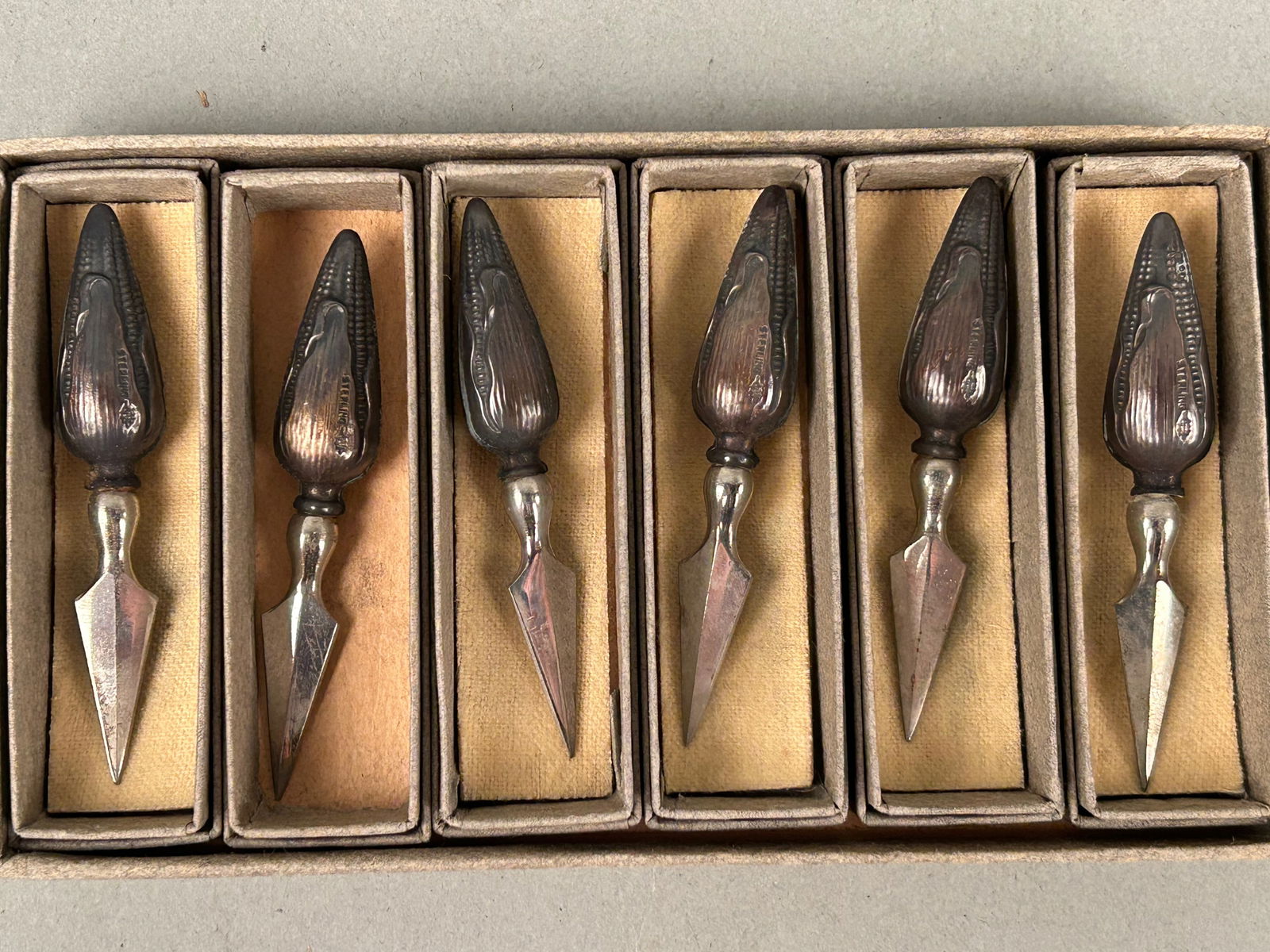6 Sterling Silver Corn Cob Holders w Corn Handles (1 of 5)