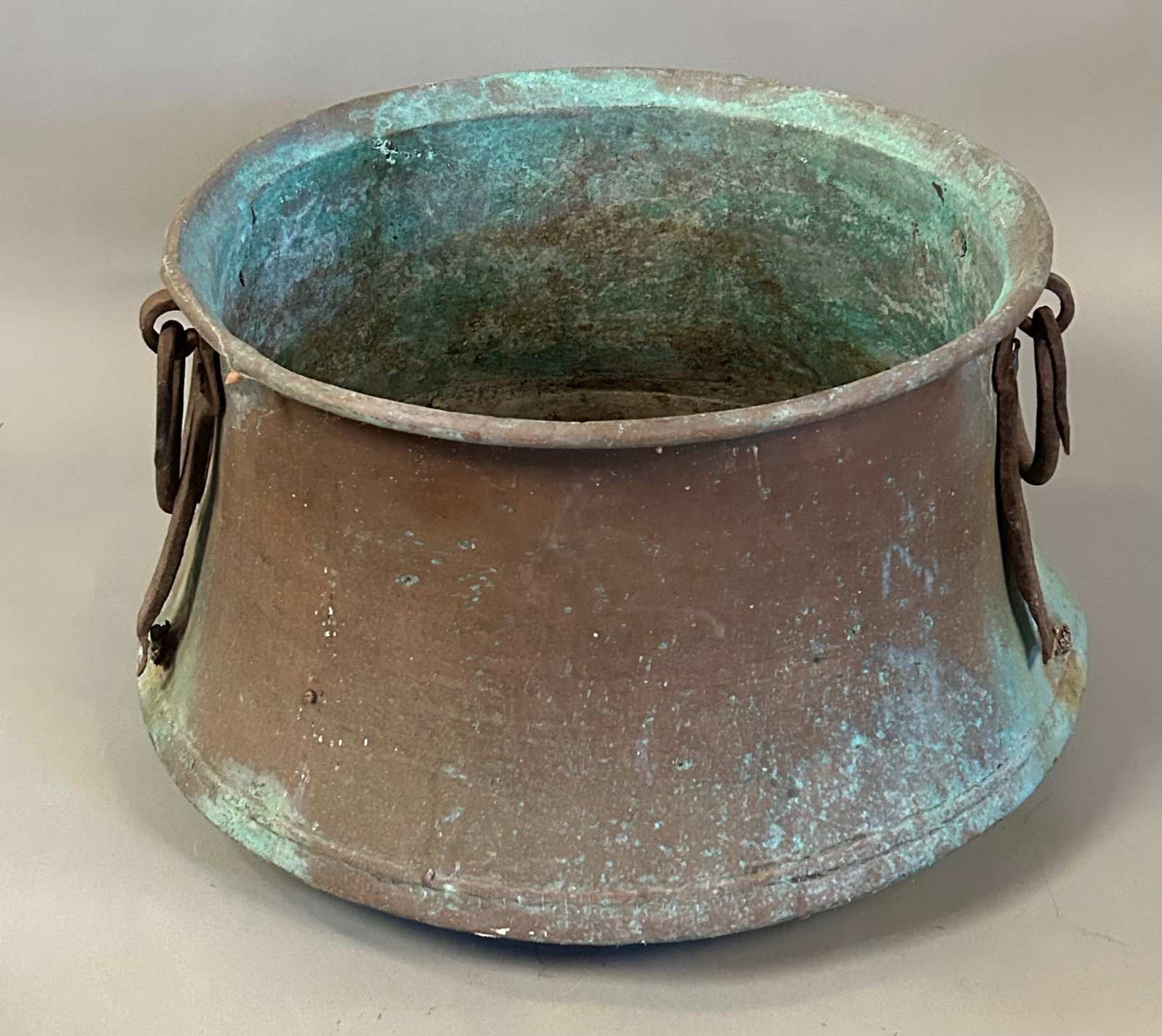 Large copper and iron cauldron (1 of 5)