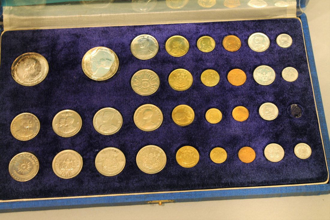 31 Vintage Coins from Royal Thai Mint in Case (1 of 4)