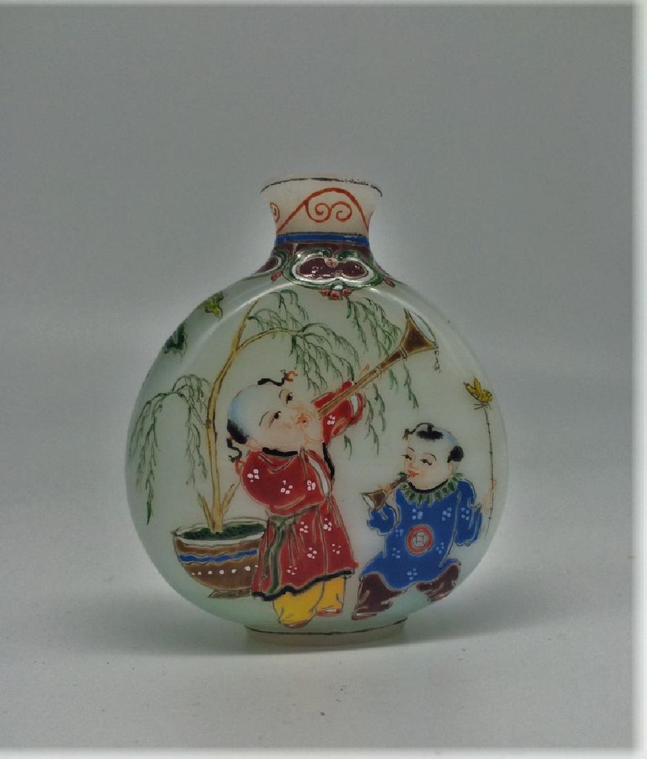 Qing peking glass Snuff Bottle sighed without lid (1 of 4)