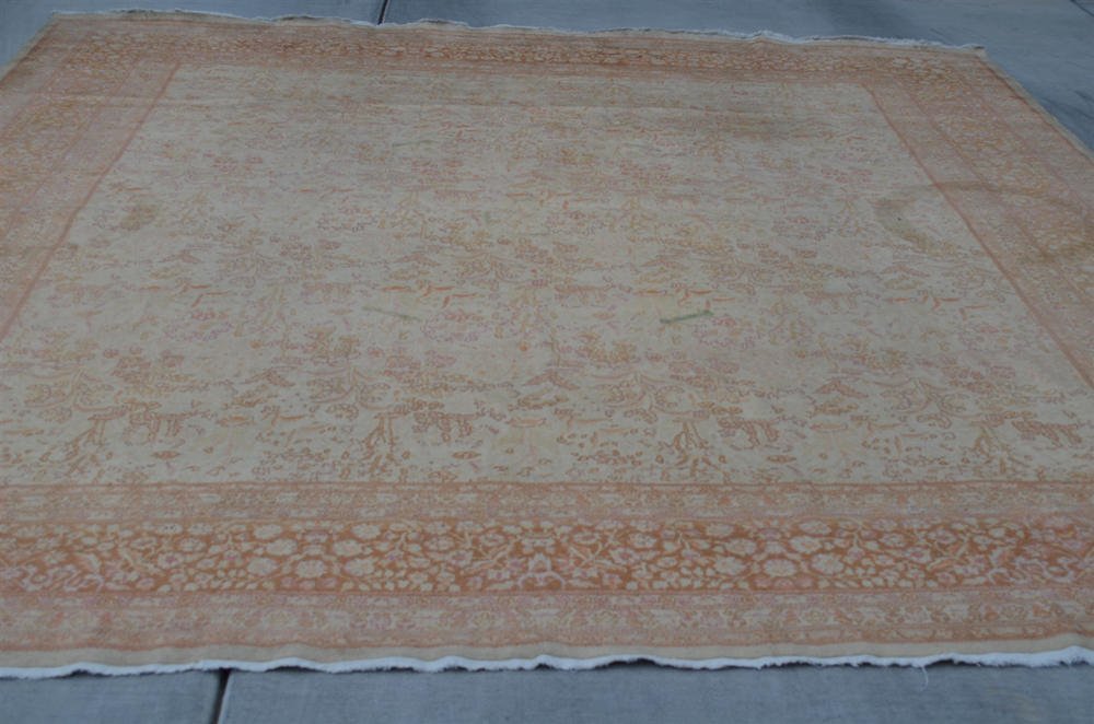 19th Century Fine Antique Oushak silk Rug, Persian: 19th Century Fine Antique Oushak silk Rug, Persian (origin of Persian, estimated at the beginning of the 19th-20th century).size:11"10 X 11"10 Note to bidders: Please read Solidity's auction terms car