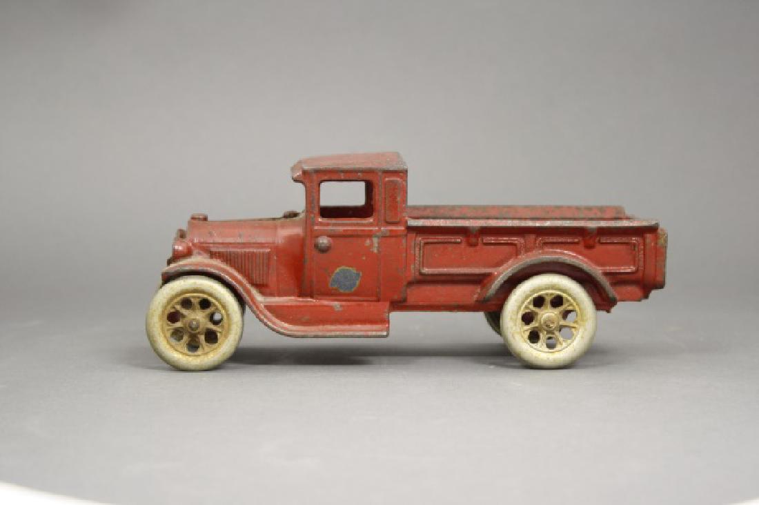 Tow Truck / Flat Bed Truck (1 of 2)