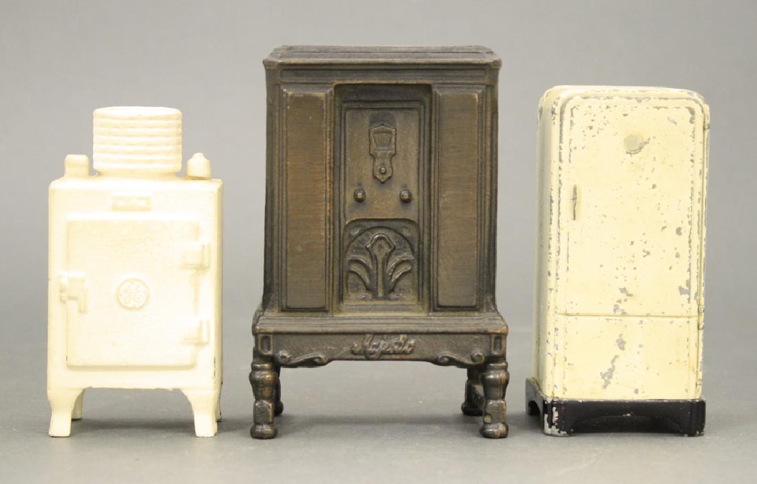 Lot: Three Appliance Banks (1 of 1)