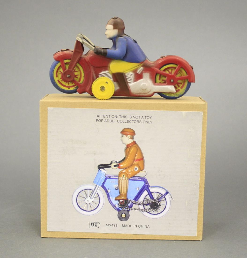 Lot: Two Tin Windup Motor Bikes (1 of 2)