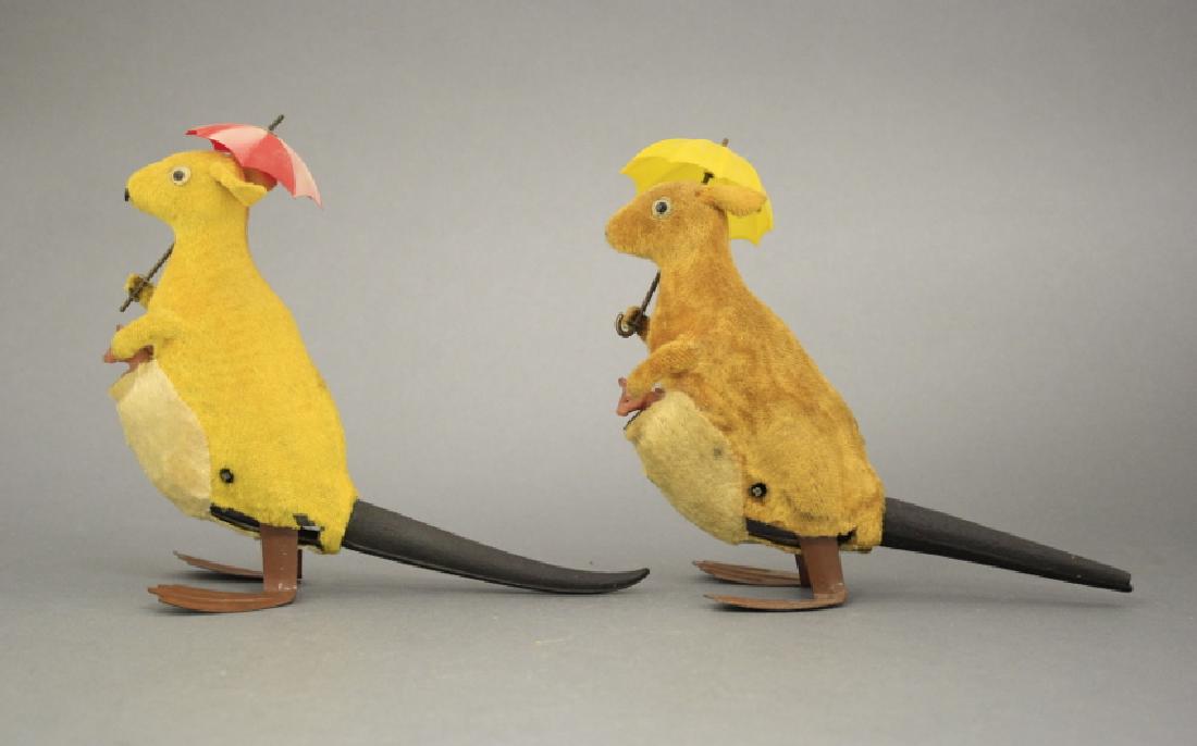 Lot: Two Windup Kangaroos (1 of 2)