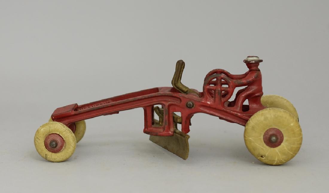 Farm Spreader Cast Iron Toy (1 of 2)