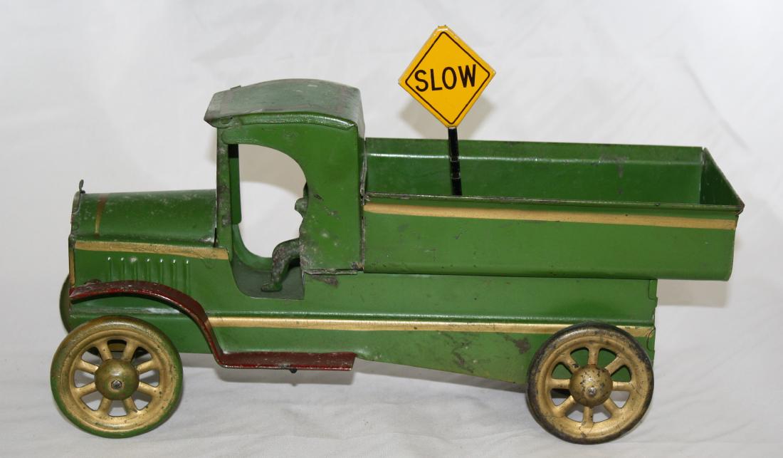 Friction Flatbed Truck (1 of 2)