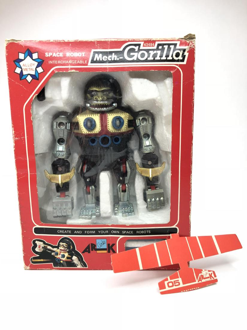 Kaiju Mech.-Gorilla Space Robot (1 of 5)
