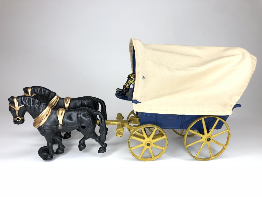 Hubley Conestoga Cast Iron Wagon (1 of 3)