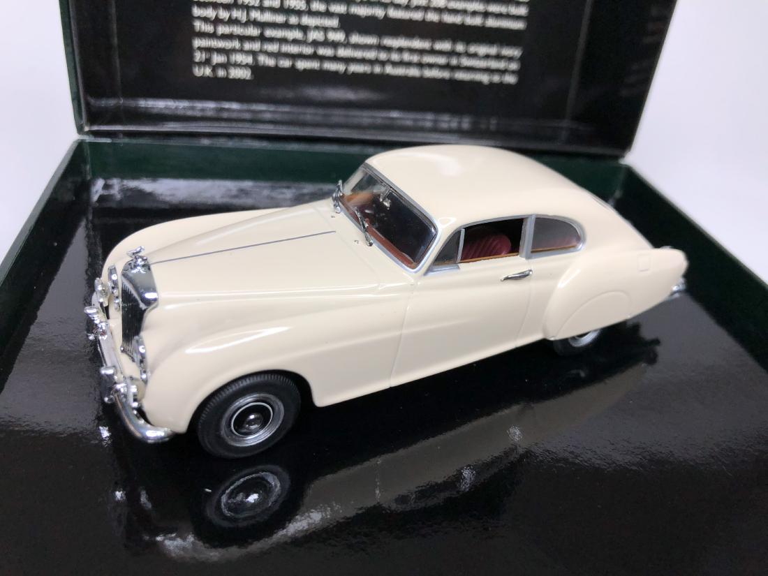 Paul's Model Art Bentley Continental Ivory (1 of 3)