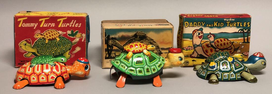 Three Tin Wind Up Turtle Toys (1 of 2)
