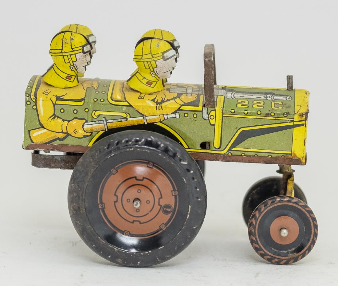 Marx Tin Windup Jumpin' Jeep Toy (1 of 4)