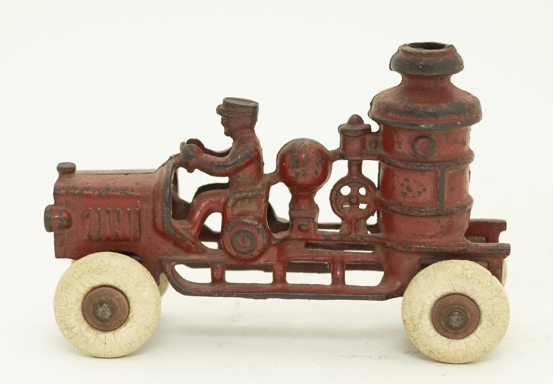 Hubley Fire Pumper Cast Iron Toy (1 of 4)