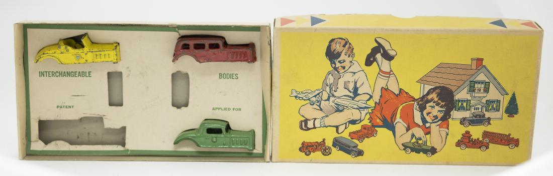 Boxed A. C. Williams No. 611 R Cast Iron Toy Set (1 of 2)