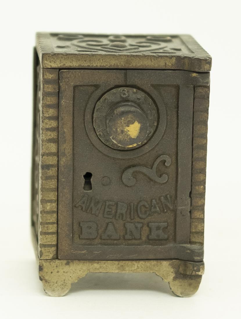 Arcade "American" Cast Iron Safe Bank (1 of 4)