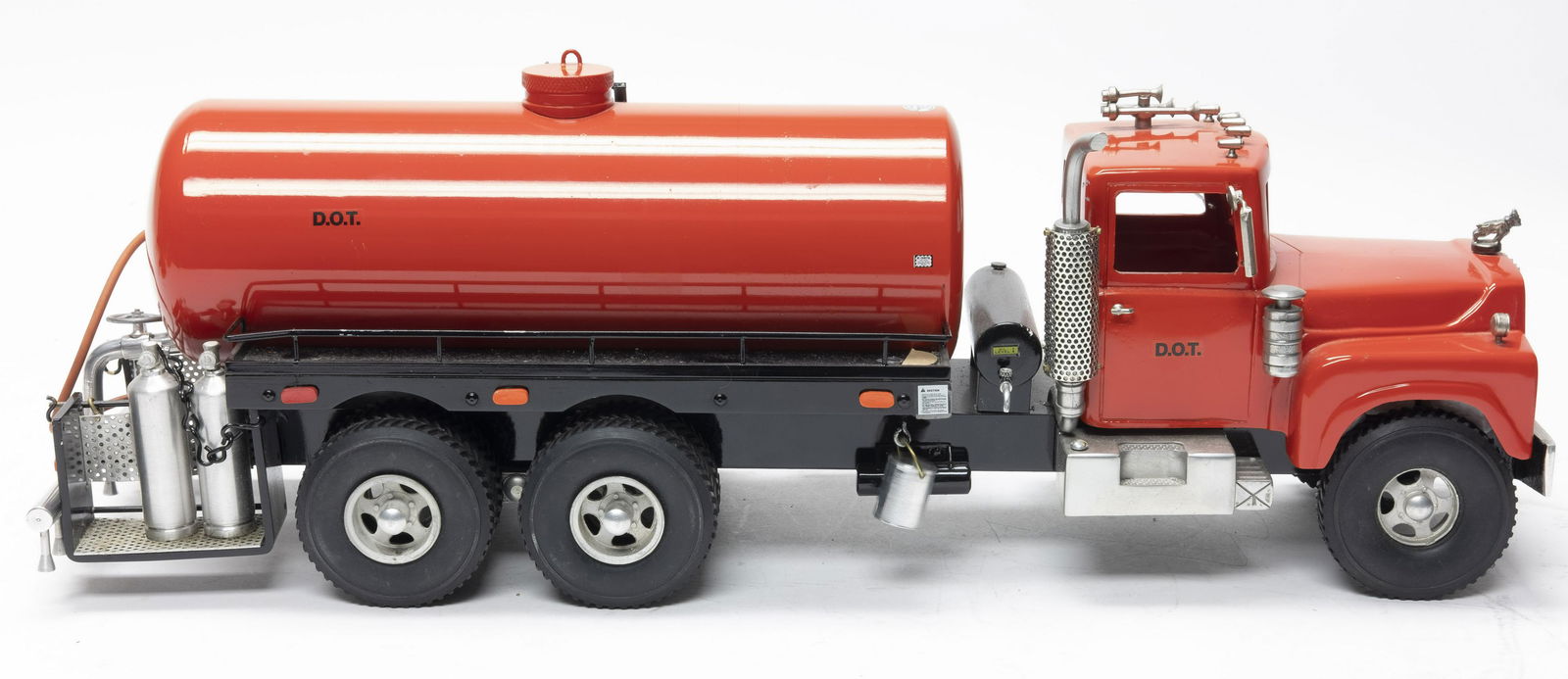 Lyle Watkins Mac Oil Truck (1 of 4)