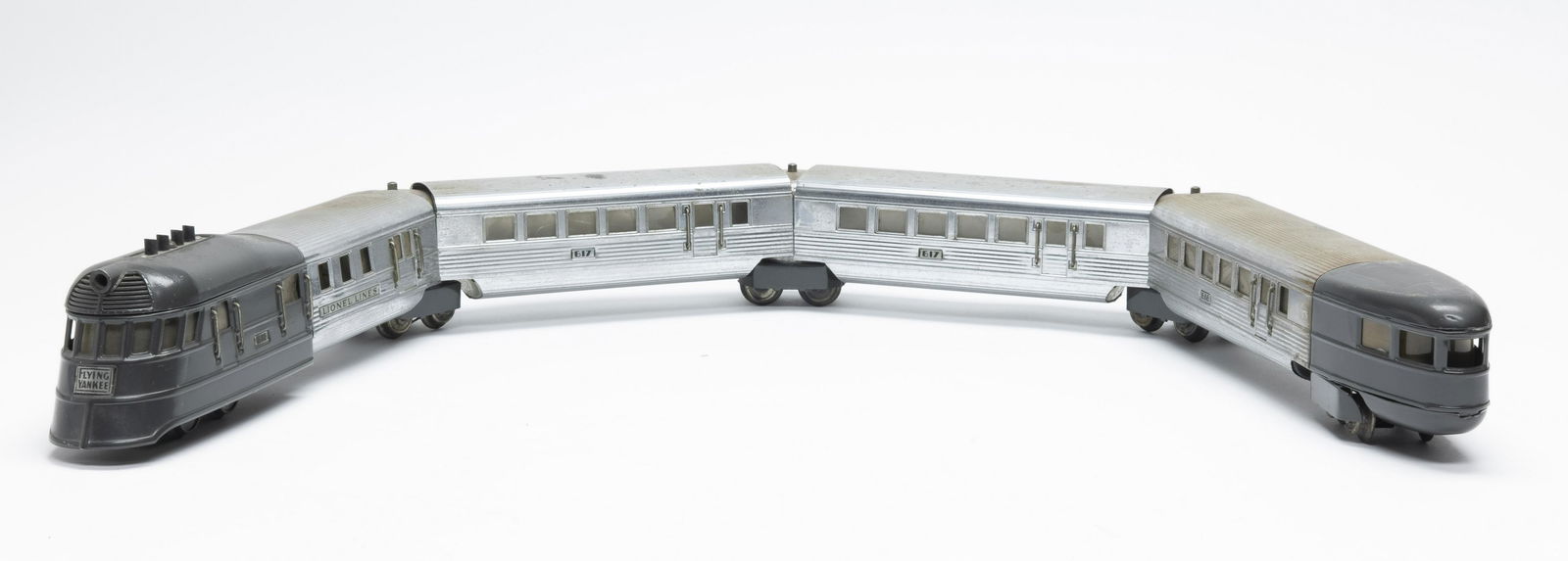 Lionel Flying Yankee Train Set (1 of 2)