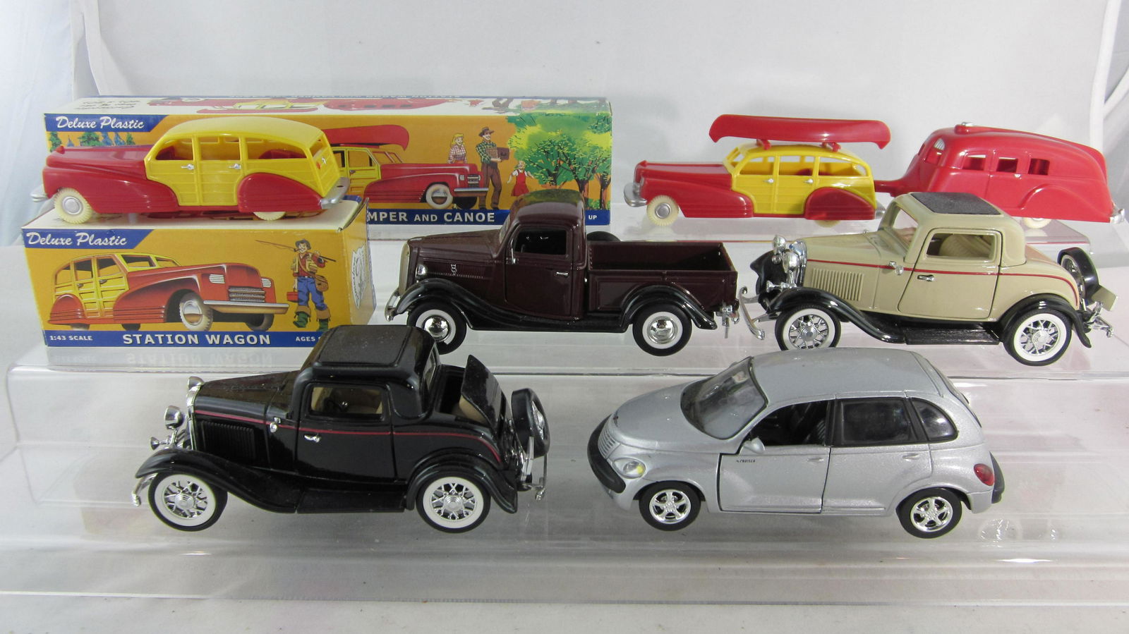 1/30 Scale Vehicles & Boxed Plastic Woodies. (1 of 1)