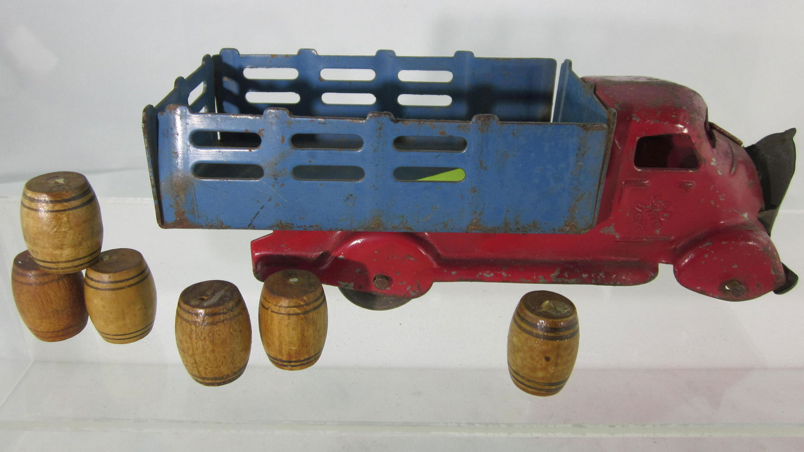 Wyandotte Tinplate Stake Truck, Wood Wheels. (1 of 1)