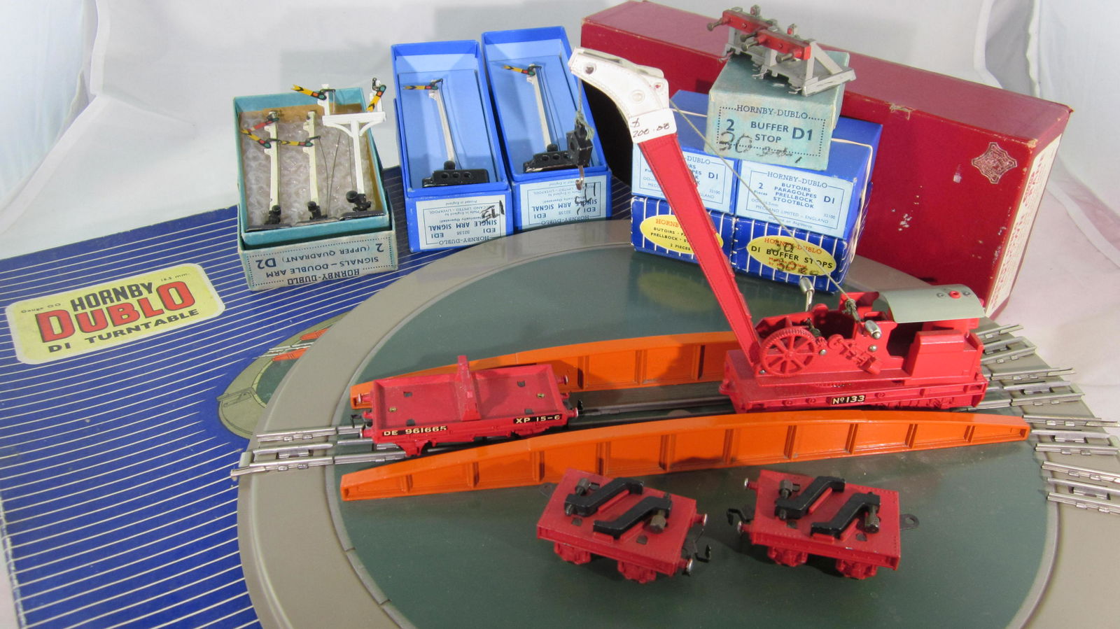 Hornby Dublo Hand Operated Train Turntable. (1 of 1)