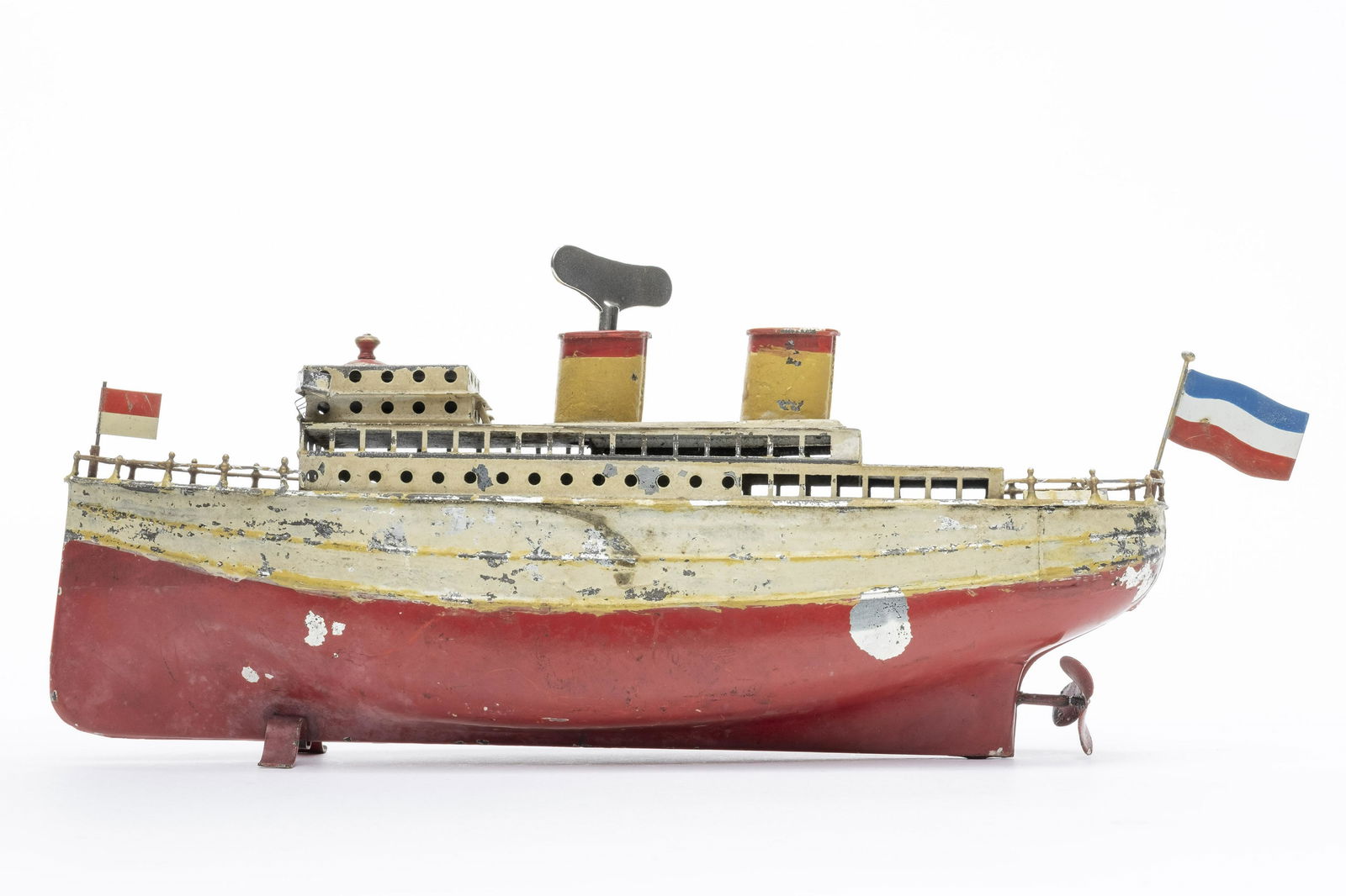 Fleischmann German Two Funnel Ocean Liner (1 of 3)