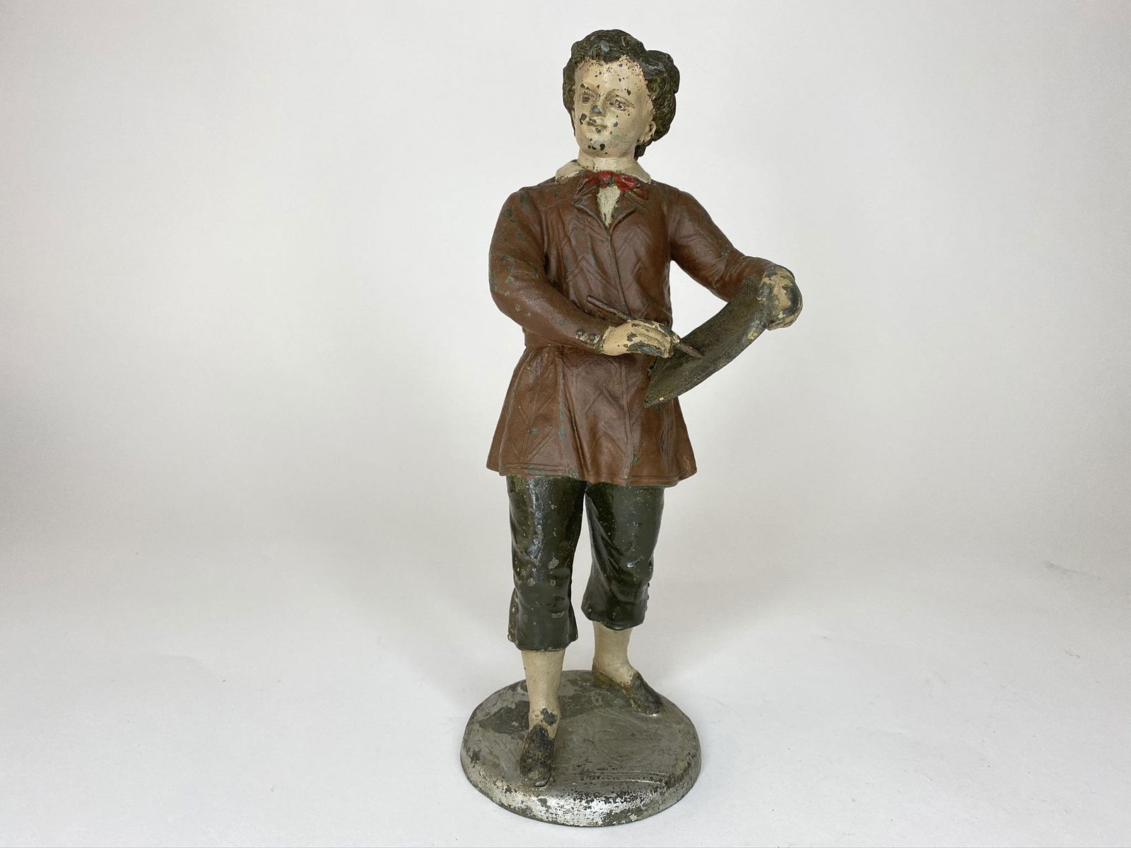 Large Victorian Artist with Sketchpad (1 of 4)