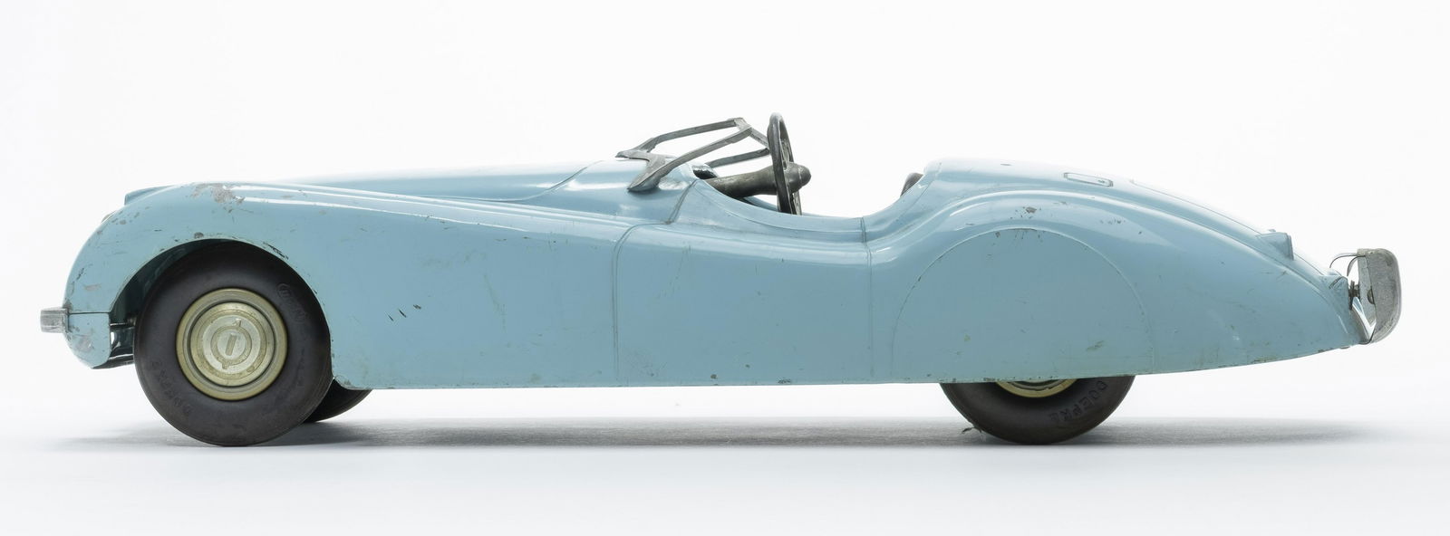 Model Toys Jaguar Convertible (1 of 6)