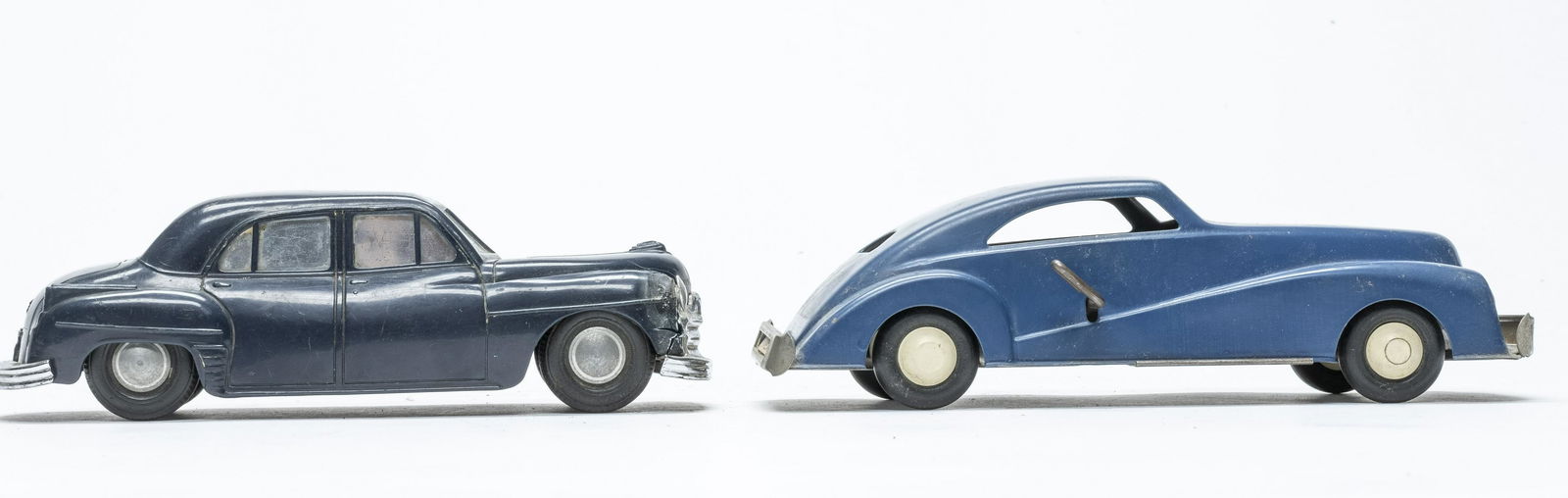 Two Windup Cars Sweden Plymouth (1 of 5)