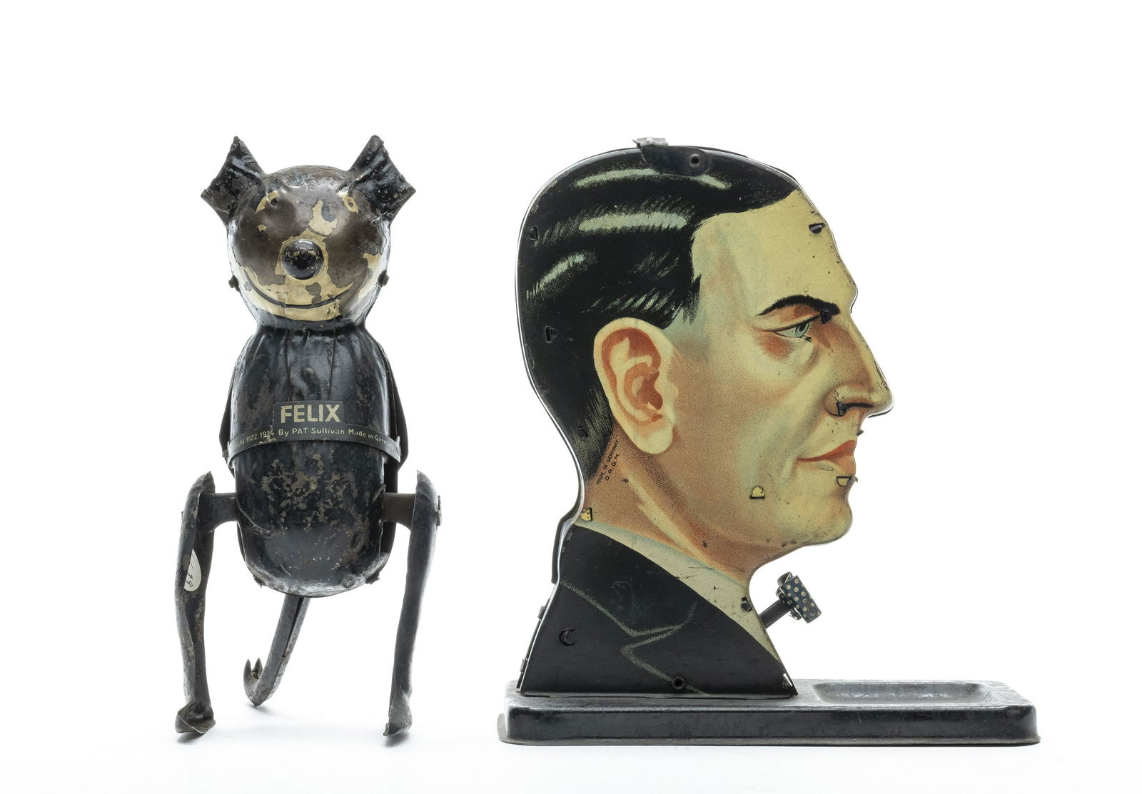 Cigarette Dispenser & Felix (1 of 4)