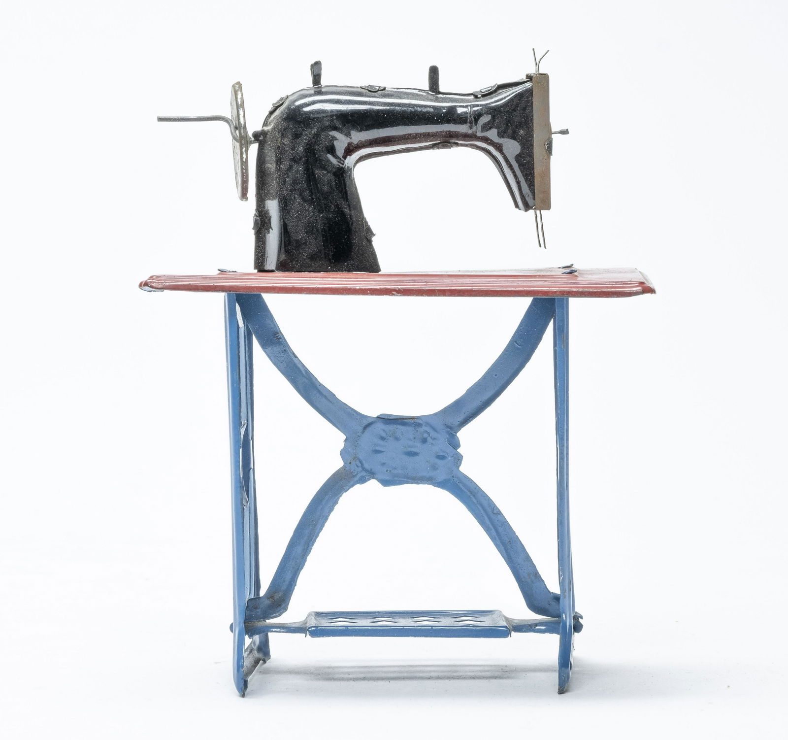 5 Cent Sewing Machine Toy (1 of 4)