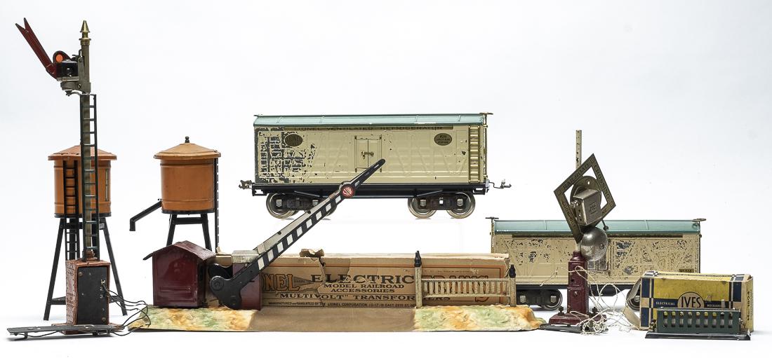 Assorted Train Accessories (1 of 4)