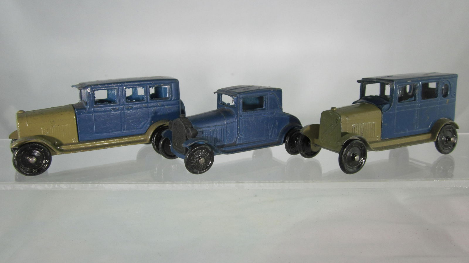 Tootsietoy Diecast Cadillac and Chevy Autos (1 of 1)