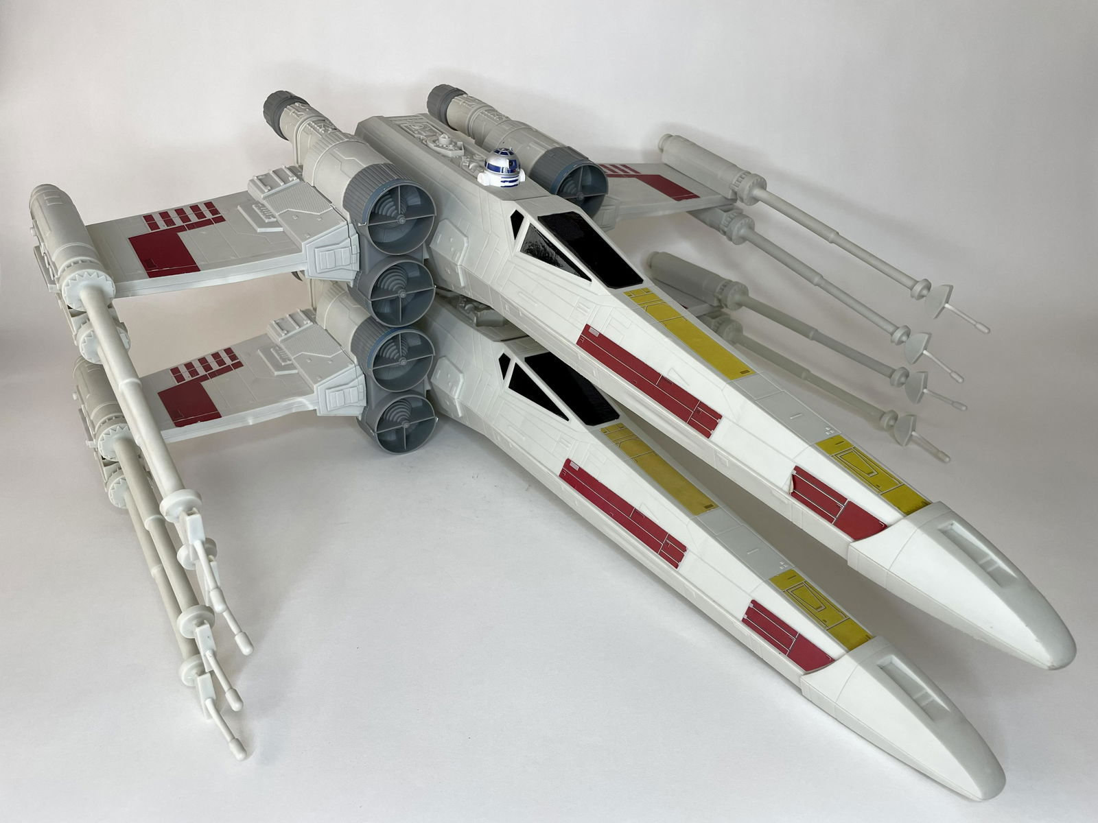 Star Wars Giant X-Wing Fighter Ship R2D2 Toys: Made by Hasbro. Includes 2 giant fighter ships. Wingspan is 29 inches. Excellent Condition. One ship missing R2D2 figure. **Additional Shipping Charge Due to Large Lot Size**