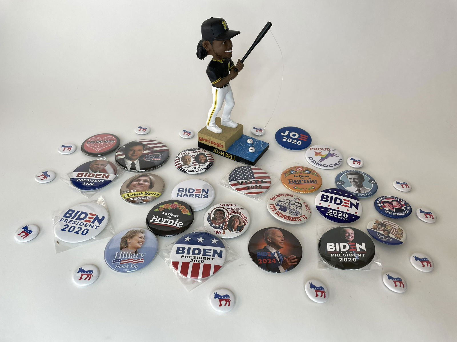 Pittsburgh Pirate Bobble Head and Democratic Pins (1 of 3)