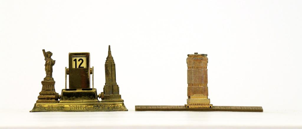 Two N. Y. City Souvenirs (1 of 6)