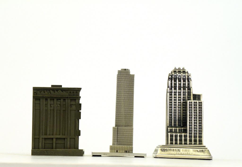 Three Souvenir Buildings (1 of 6)