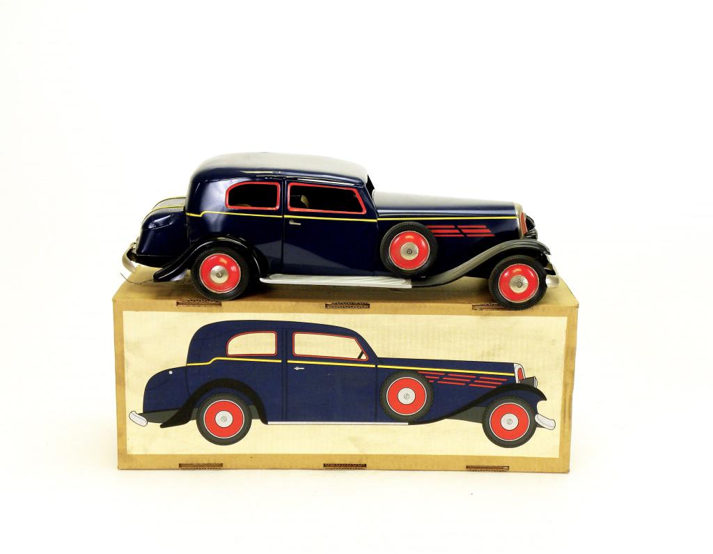 Reproduction Paya Sedan (1 of 6)