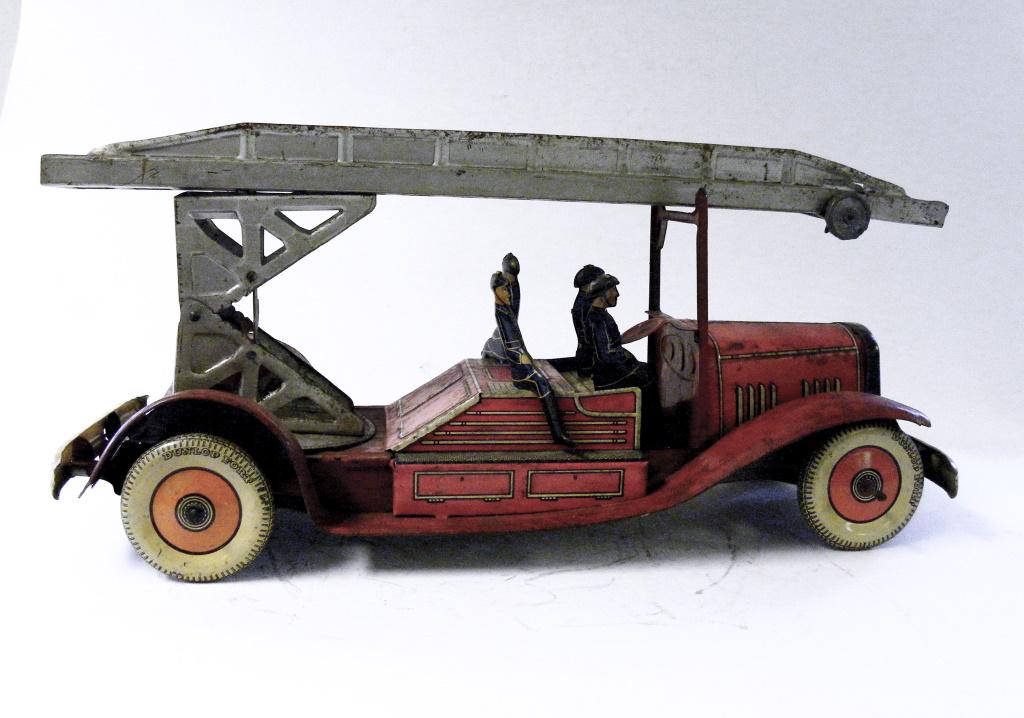 Aerial Ladder Truck Windup Toy (1 of 6)