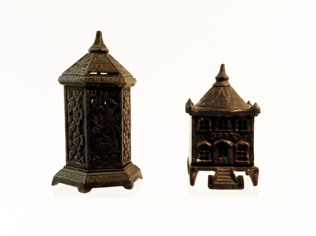 Space Heater with Birds / Pagoda Bank (1 of 3)