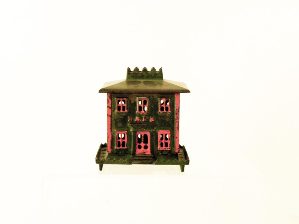 Crown Bank on Legs - Small (1 of 3)