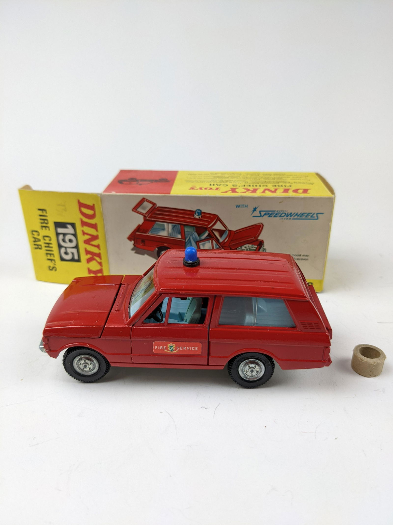Dinky 195 Fire Range Rover Red (1 of 1)