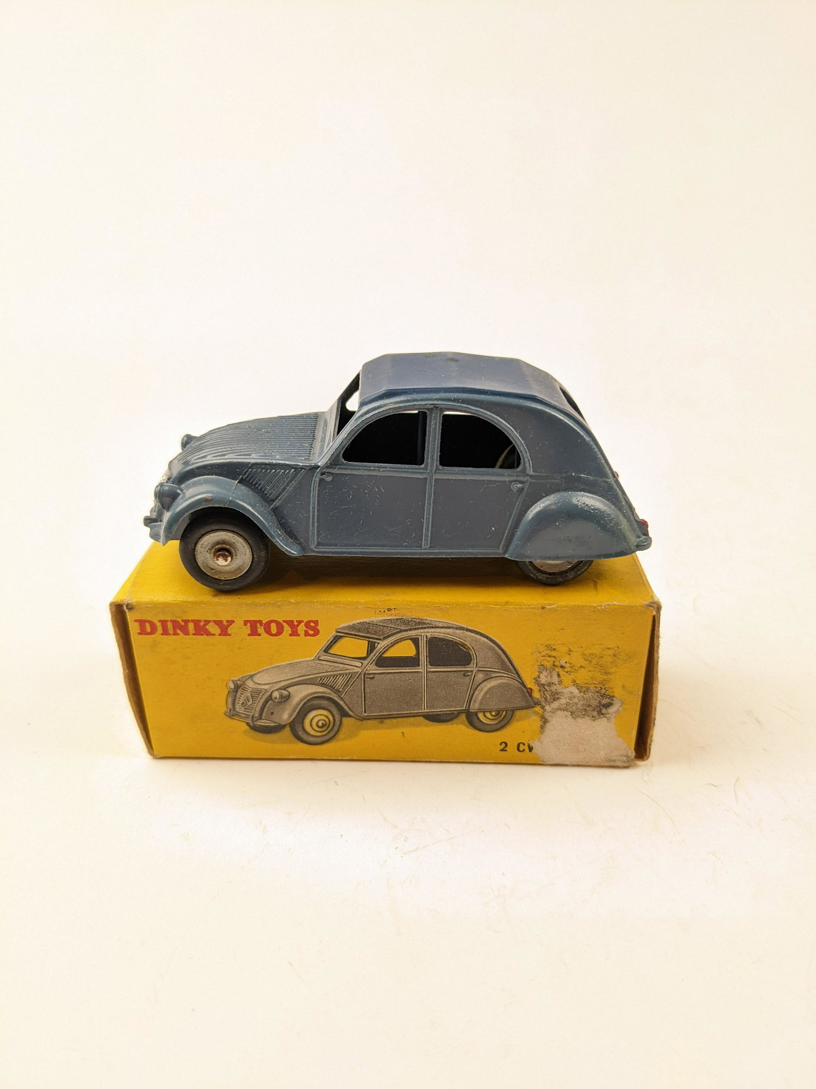 Dinky French 535 Citroen 2CV (1 of 1)