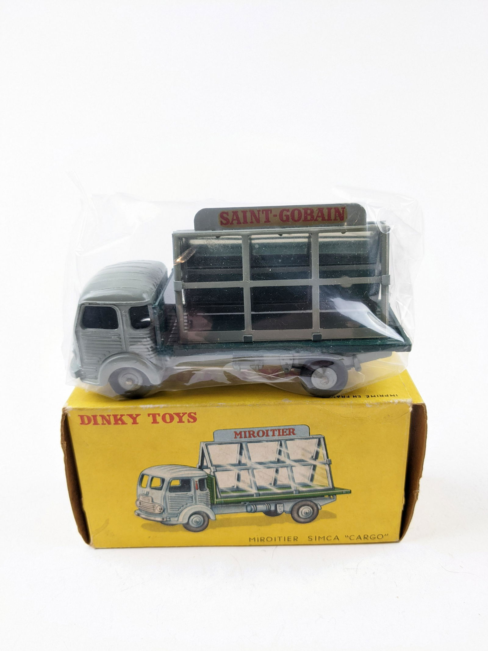 Dinky French 33C Miroitier Simca Cargo Truck (1 of 1)