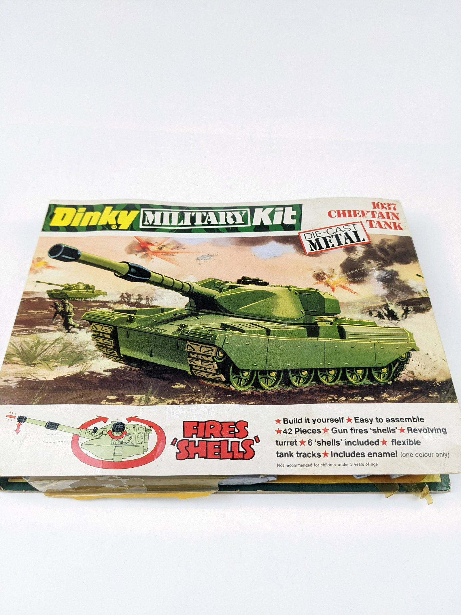 Dinky Kit 1037 Chieftan Tank (1 of 1)