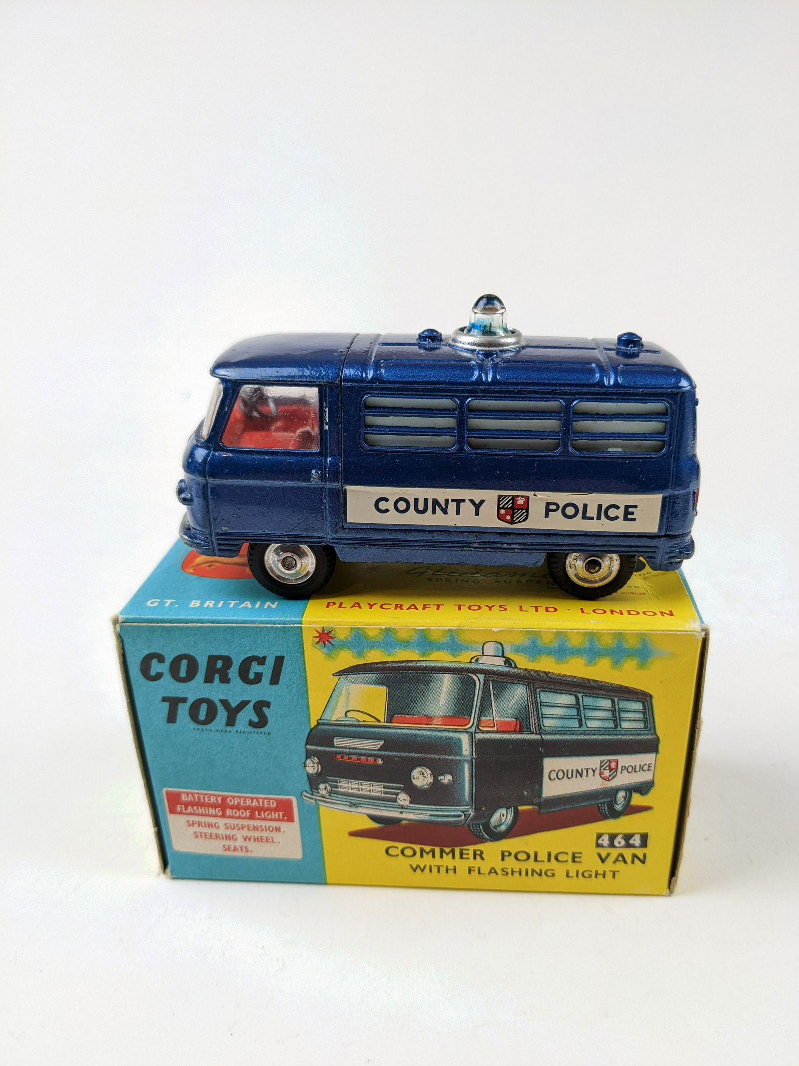 Corgi 464 Commer Police Van (1 of 1)
