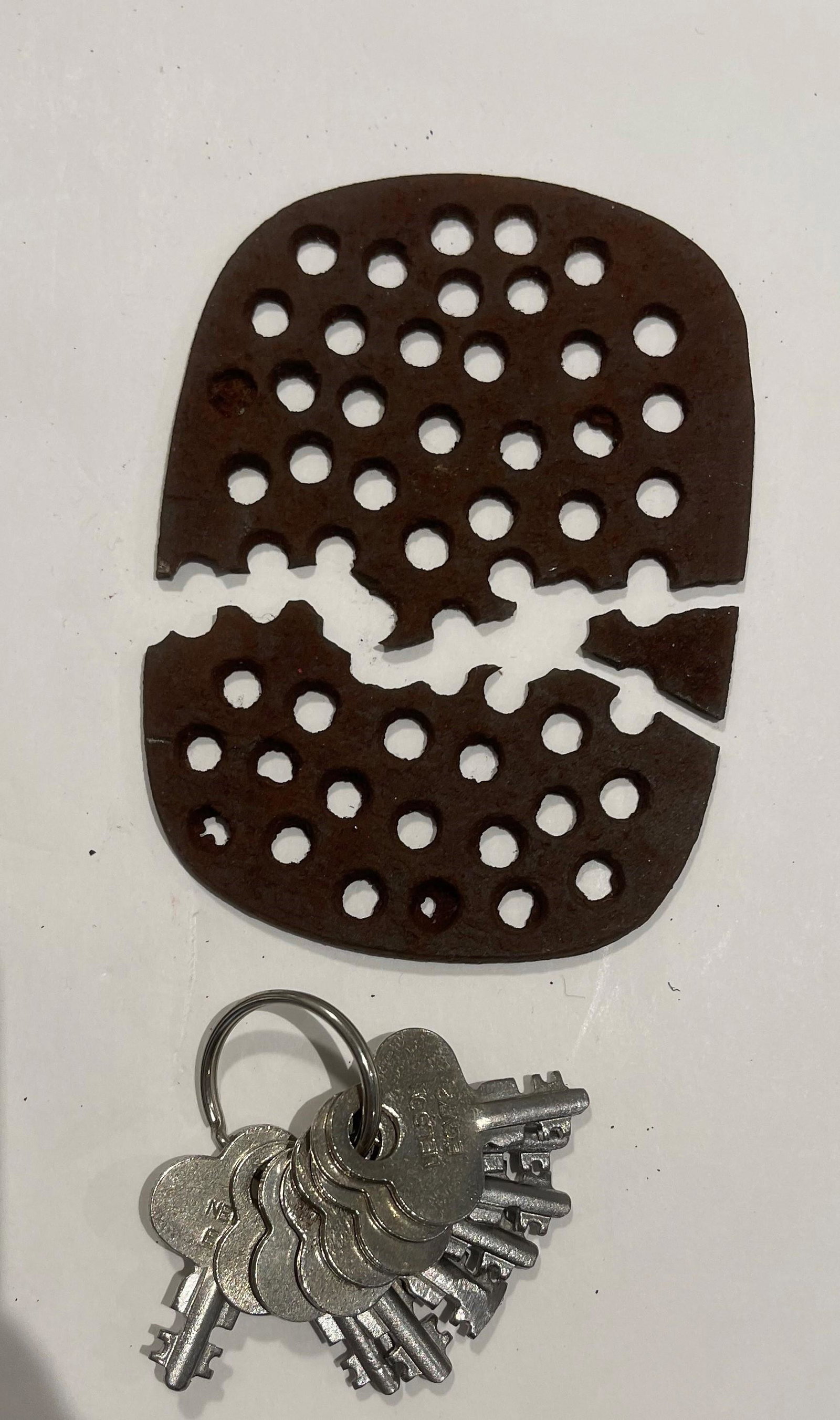 Cast Iron Bank Spare Keys and Broken Base Plate: Can be modified to the LJ1 and LJ3 keylock base. Plus a broken Jolly Man Harper base. Very Good Condition.
