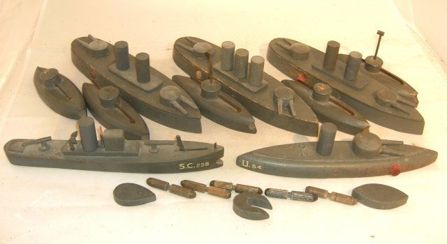 10 SCHOENHUT BOATS - EXPLODING & FIRING (1 of 1)